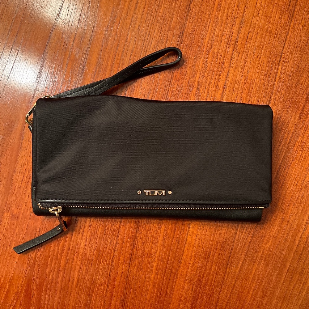Tumi Voyageur flap continental travel wallet